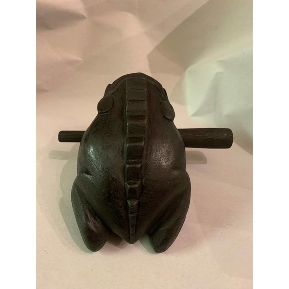 RIBBIT! Wooden frog with stick to make frog noises - Picture 5 of 10